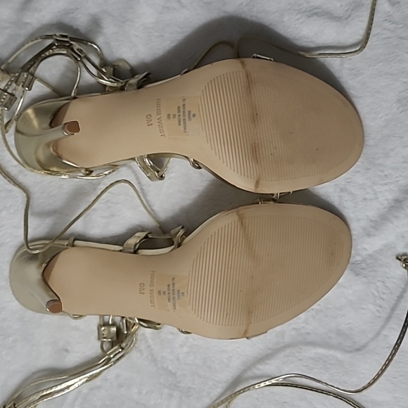 Nine West Women's Gold Shoe - Picture 4 of 8